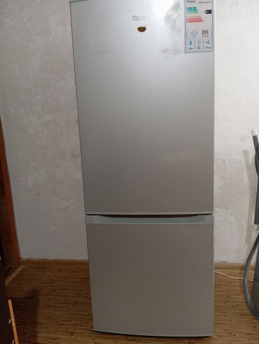 Продам холодильник