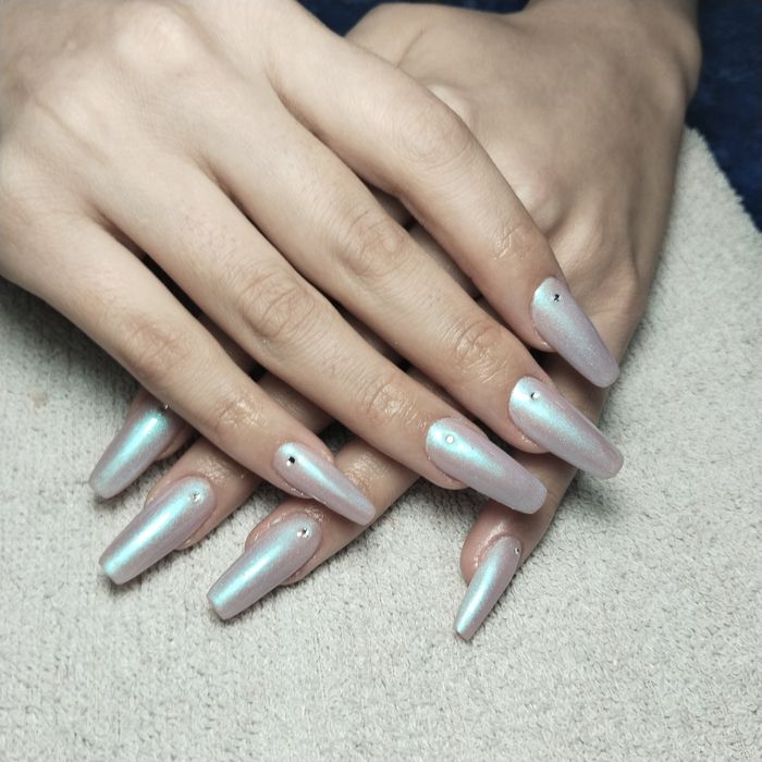 Маникюр, педикюр, наращивание ногтей