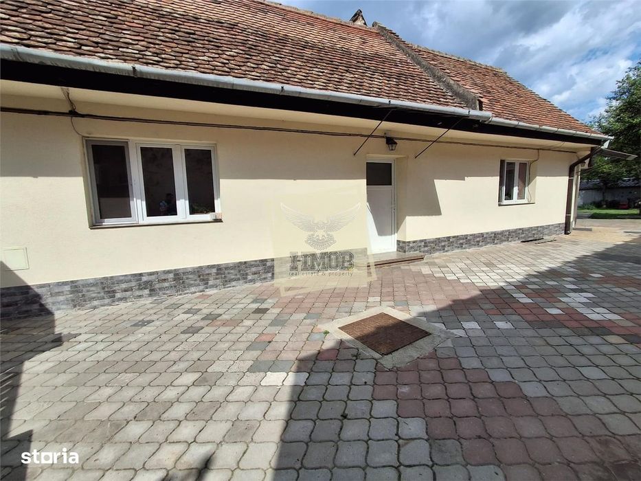 Casa individuala cu 5 camere si terasa inchisa