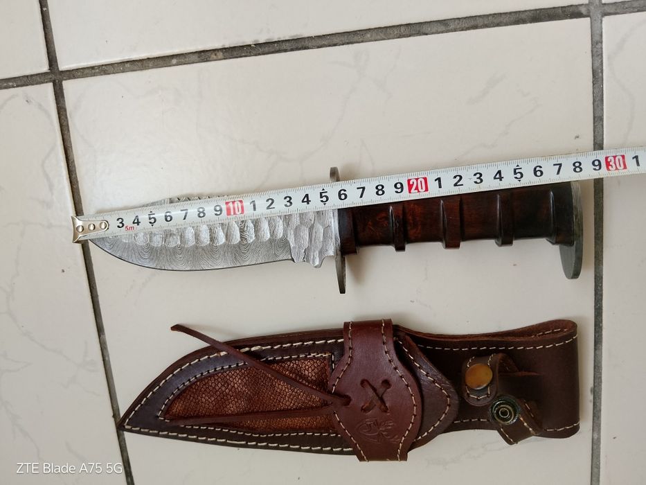 Ловен нож дамаск.