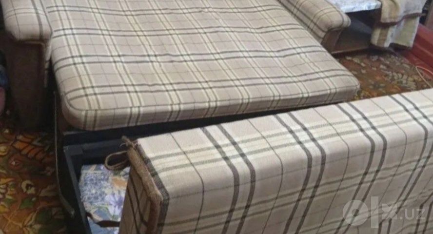 Spalniy + divan sotiladi | Продам Спальный+ диван