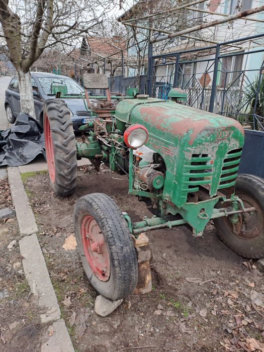 Трактор и ДТ 14 и ДТ 20 на части