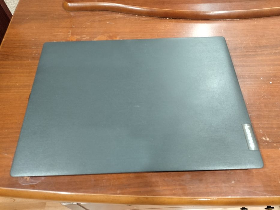 Ноутбук  Lenovo v14-ada