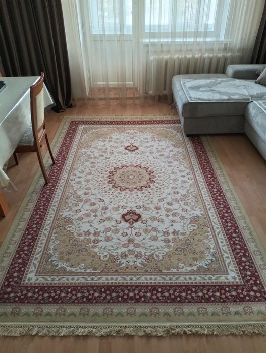 Продам ковер в отличном состоянии