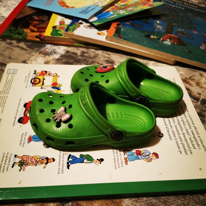 Papuci Crocs verzi