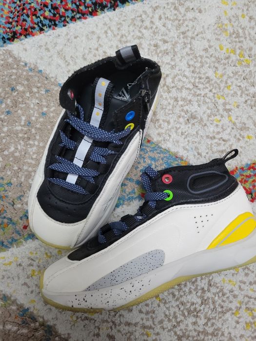 Adidasi Zara marimea 26