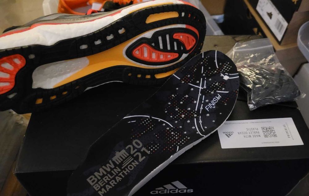 Мъжки обувки  ADIDAS SLR Boost BMW Berlin Marathon EU40  ЧЕРЕН ПЕТЪК