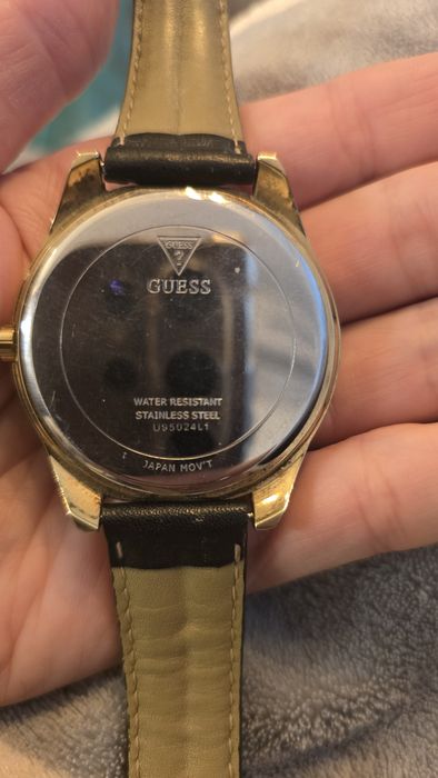 Часовник Guess използван