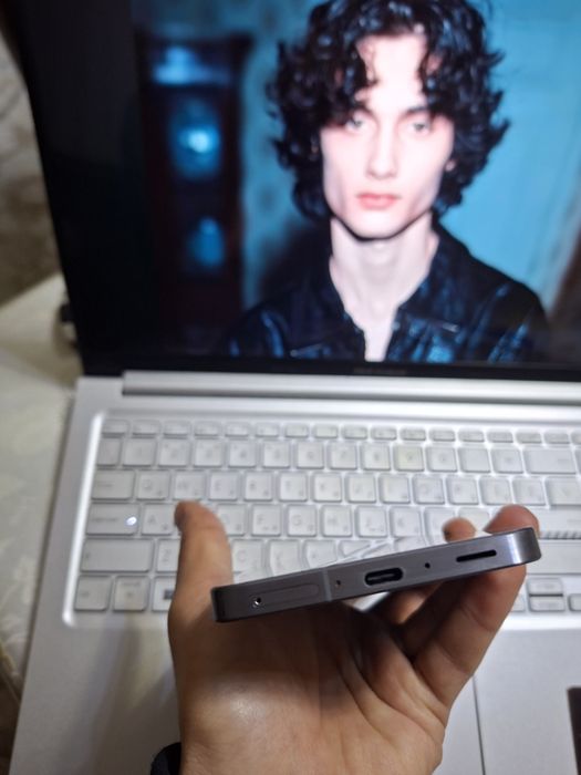 Продаю Samsung galaxy A56 8/256