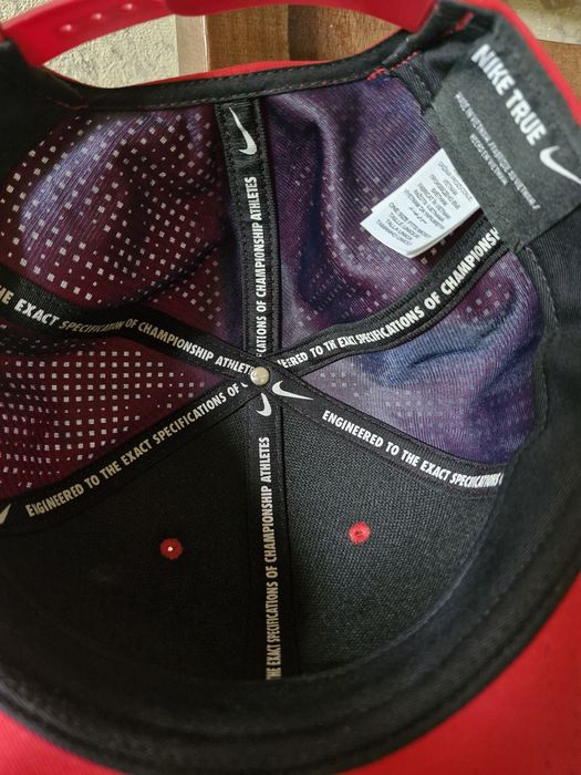 Шапка на Nike Air