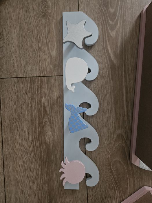 Детски рафт и закачалка комплект