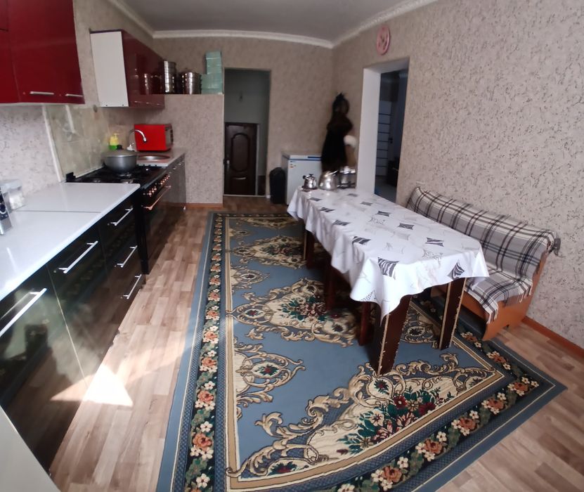 Продам дом + две времянки