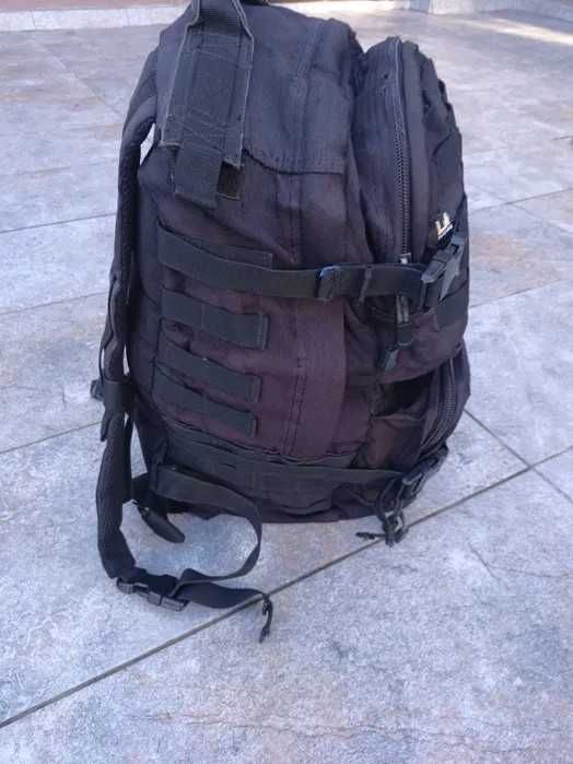 Vând rucsac militar