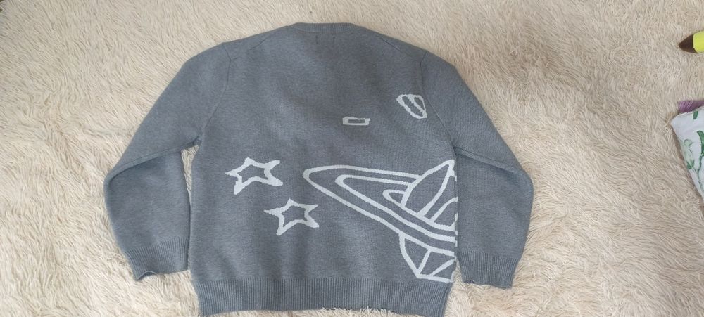 Оригинальный свитер от Broken planet
