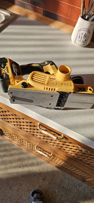 DEWALT  rindea ca noua