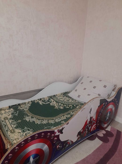 Продам детскую кровать, стул для кормления