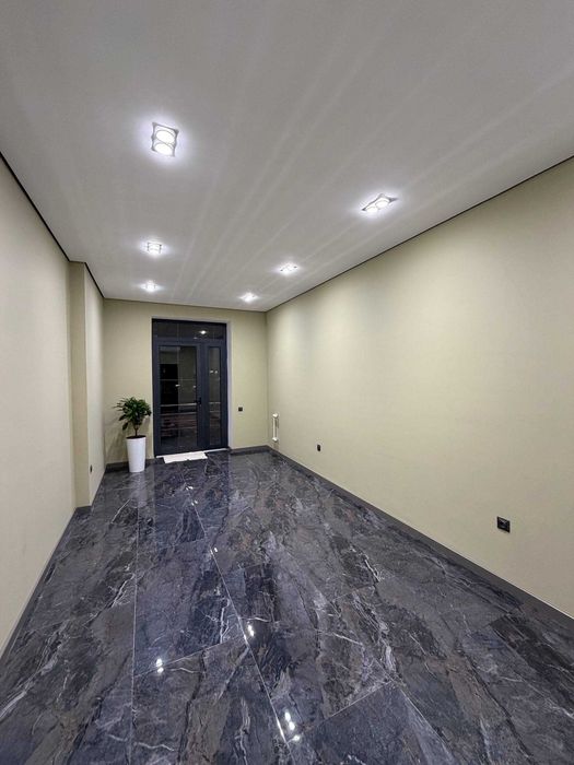 ул.Ш.Руставели АскияБазар 1-этаж 75 м² евроремонт 1-линия вдоль дороги