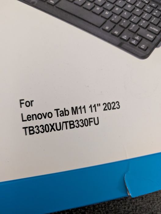 Husa cu tastatura magnetica pentru Lenovo M11