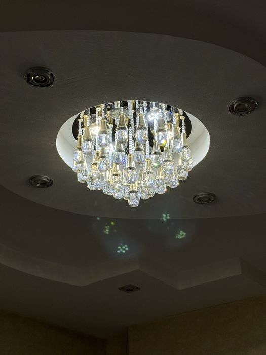 Продается люстра