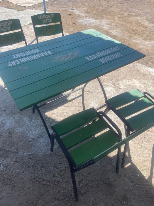 Стол со стульями