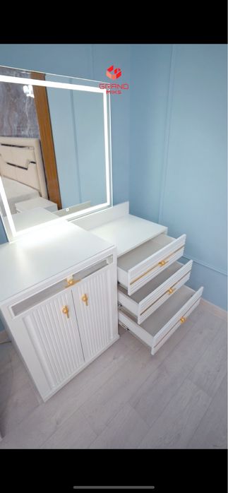 Спальный гарнитур почти новый