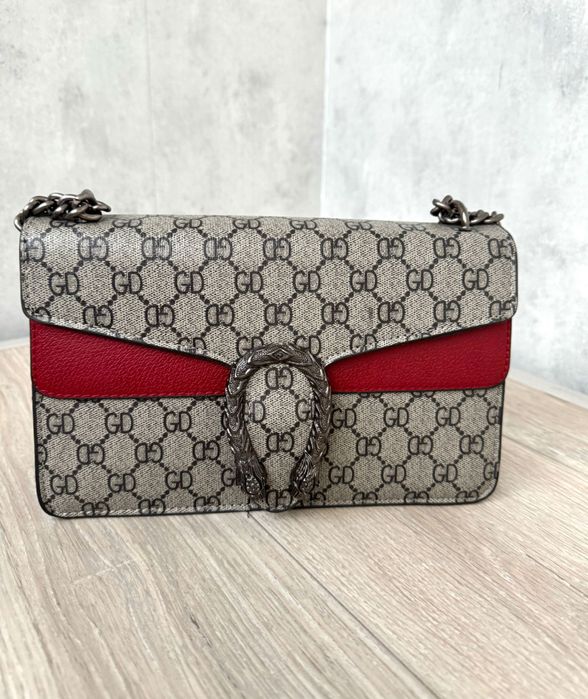 Продам женскую сумку