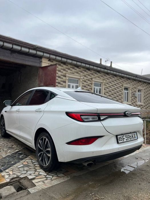 Yengil avtomashina j7