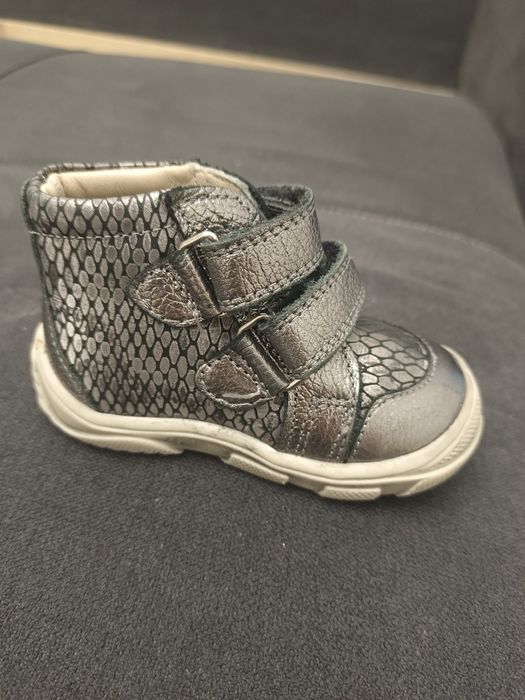 Осенние детские ботинки