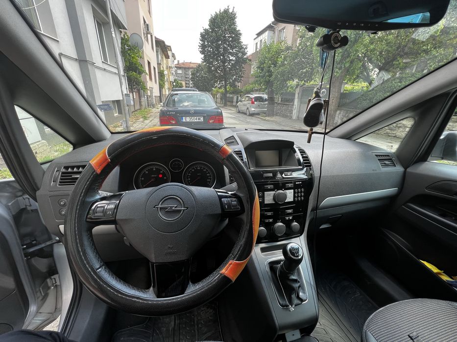 Zafira B перфектна