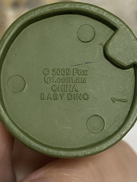 Figurina rară Ice Age 2-3 2009 Fox Baby Dino în ou