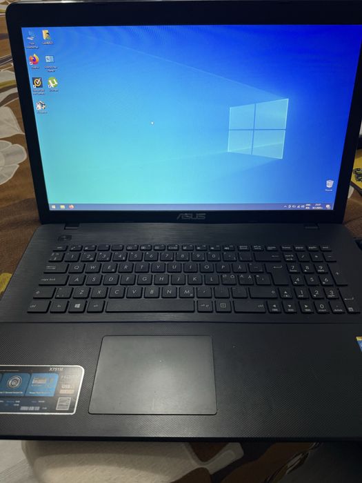 Продават се 2 лаптопа