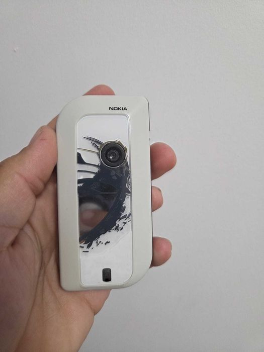 Nokia 7610 extrem de frumos + charger fashion bonus