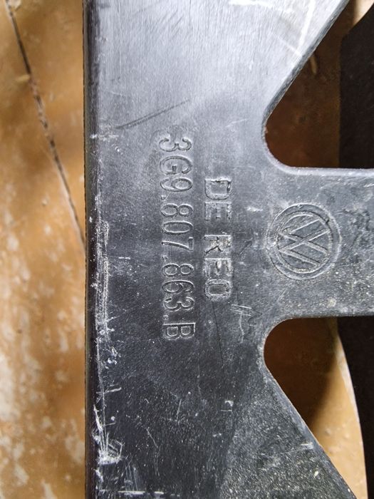 VW Passat B8 kombi заден ляв и десен държач