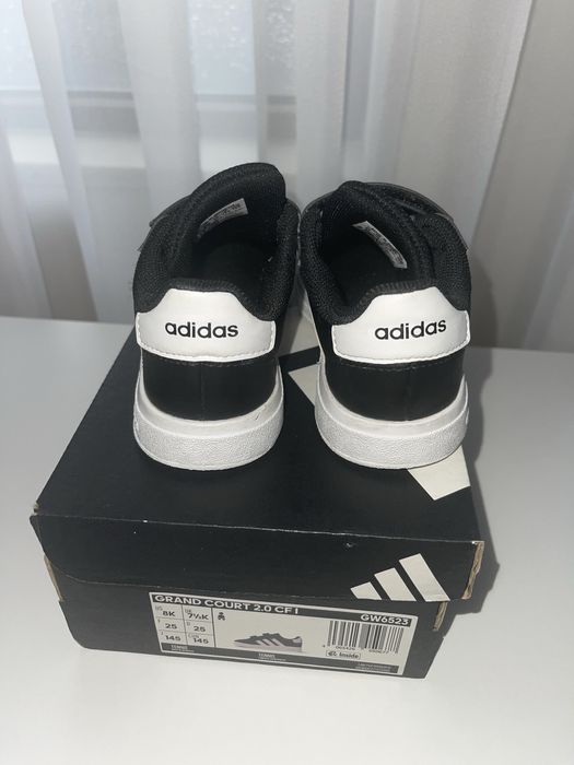 Маратонки Adidas