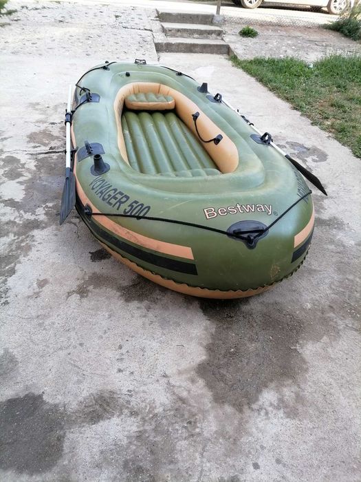 Надуваема Лодка със всичке принадлежности