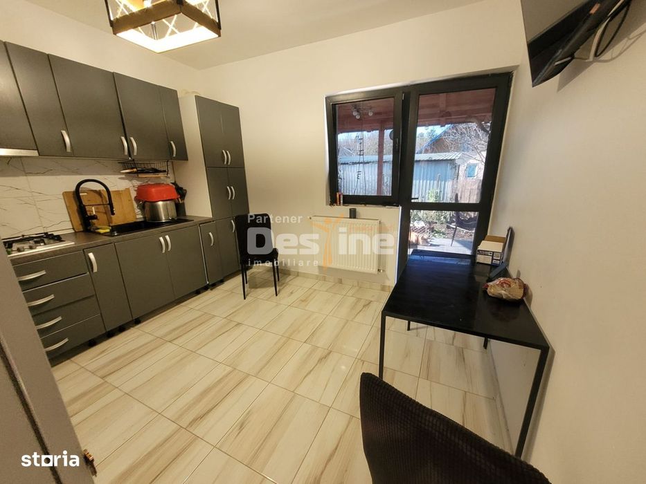 Casa LUNCA CETĂȚUII, 3 camere, decomandat, mansarda + parcare