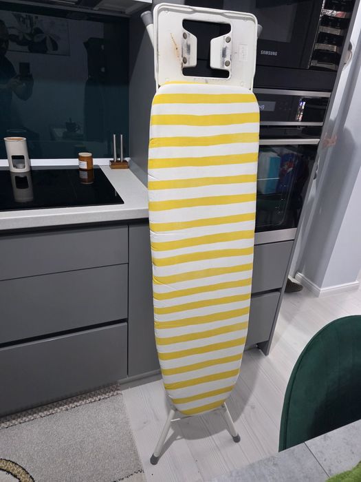 Masa de calcat in stare buna