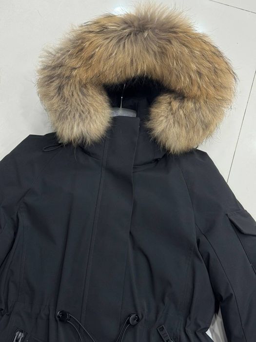 Продам куртку новую