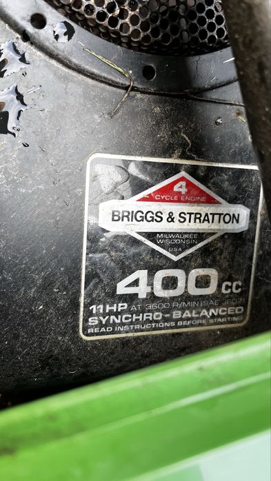 Tractoras pentru gazon