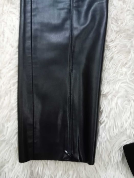 Брюки кожаные от Zara