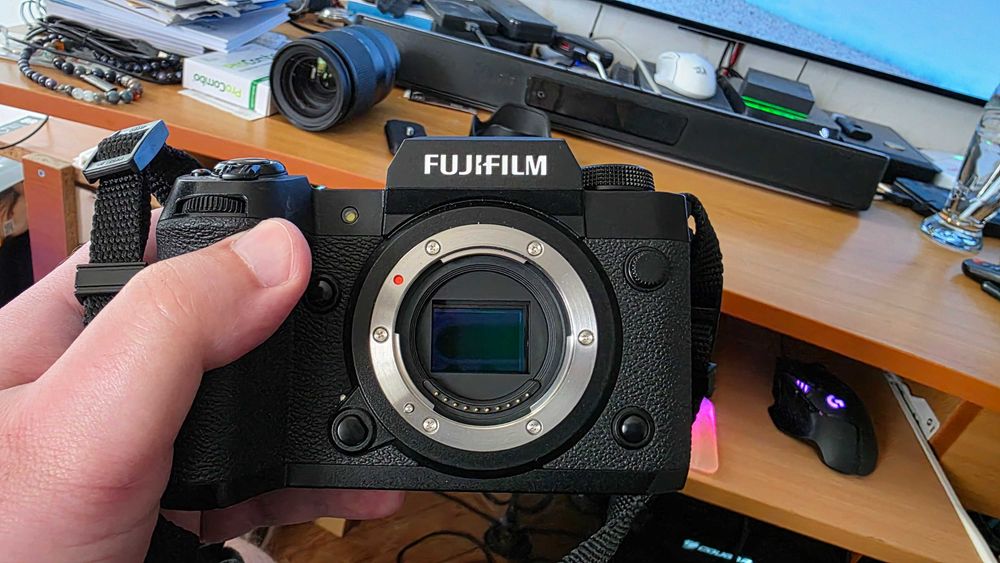 Фотоапарат Fujifilm X-H2-гаранция до 20.1.2027 с обектив Tamron 18-300