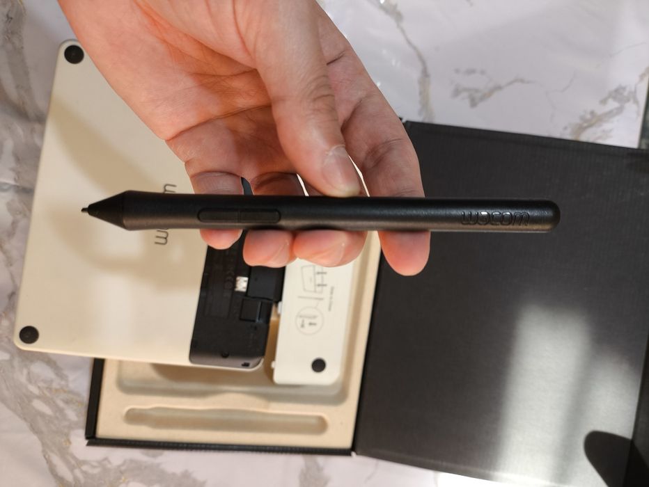 Графический планшет Wacom Intuos Draw (Small)