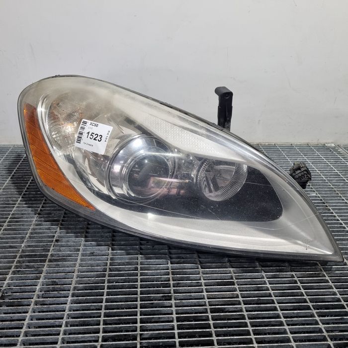 Far Dreapta Volvo XC60 2008 - 2013 SUV 4 Usi (1523) Xenon Garantie