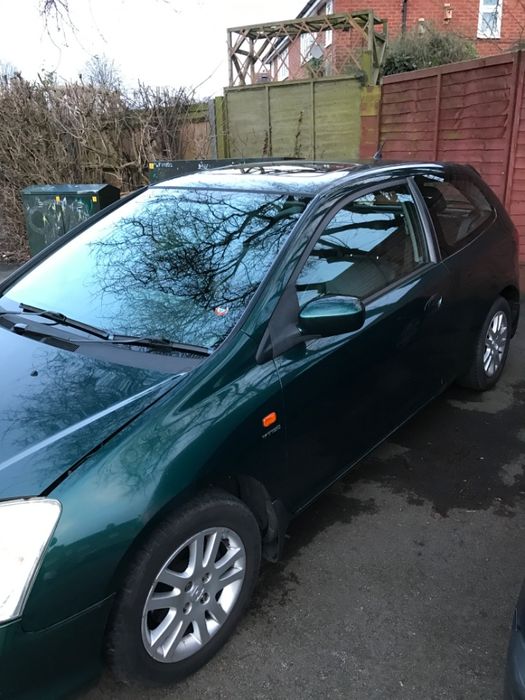 Хонда Сивик 2002 година 1600 кубика 110 коня 3 врати