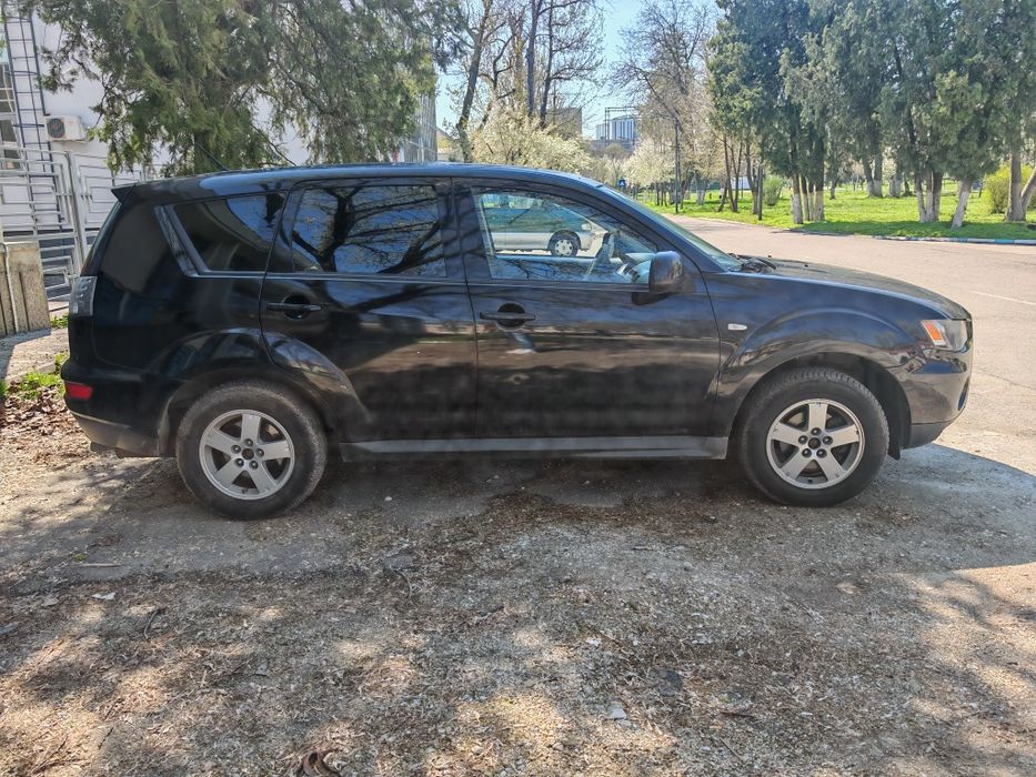 Mitsubishi Outlander 2012