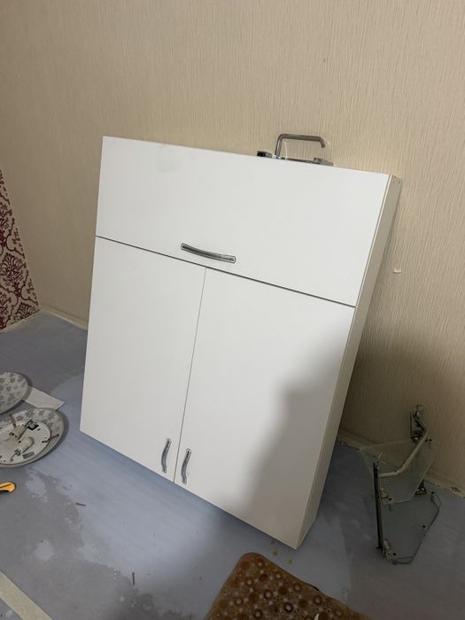 Продам навесной шкаф