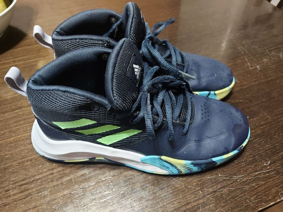 Маратонки Adidas 36 номер