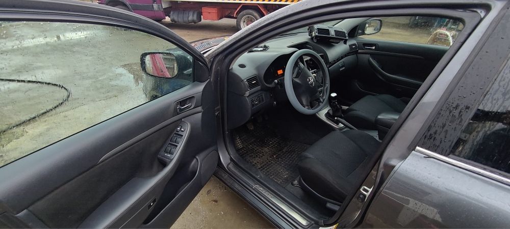 Toyota avensis 2.0d4d 2.0 122 на части