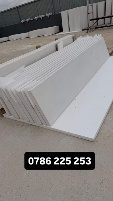 Vand coame si capace pentru gard