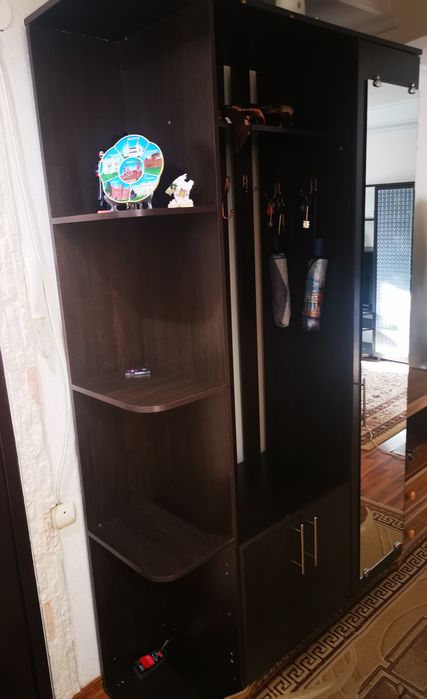 Продам прихожую в коридор